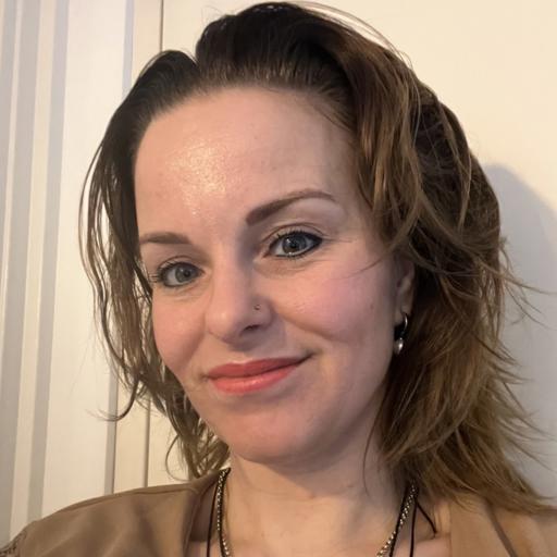 Bianca – coach bij Nura Coaching. Intu&#239;tieve begeleiding, zelfliefde, healing en steun bij ADHD en persoonlijke groei.