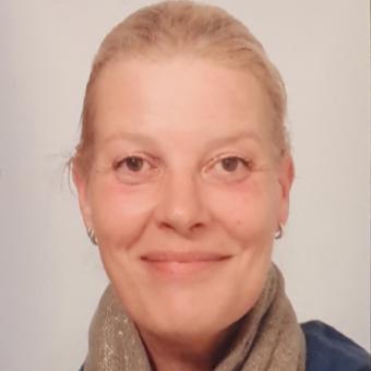 Karen – energetisch coach bij Nura Coaching. Helderheid, inzicht en begeleiding voor bewustZIJN en persoonlijke groei.